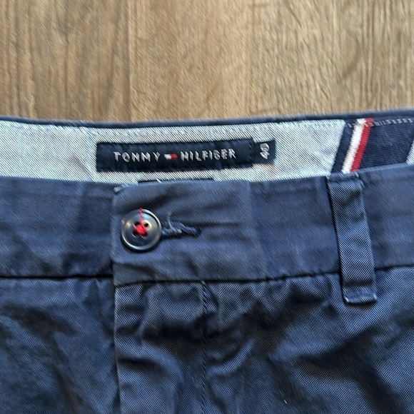 TOMMY HILFIGER SHORTS SIZE(40) - Picture 6 of 8